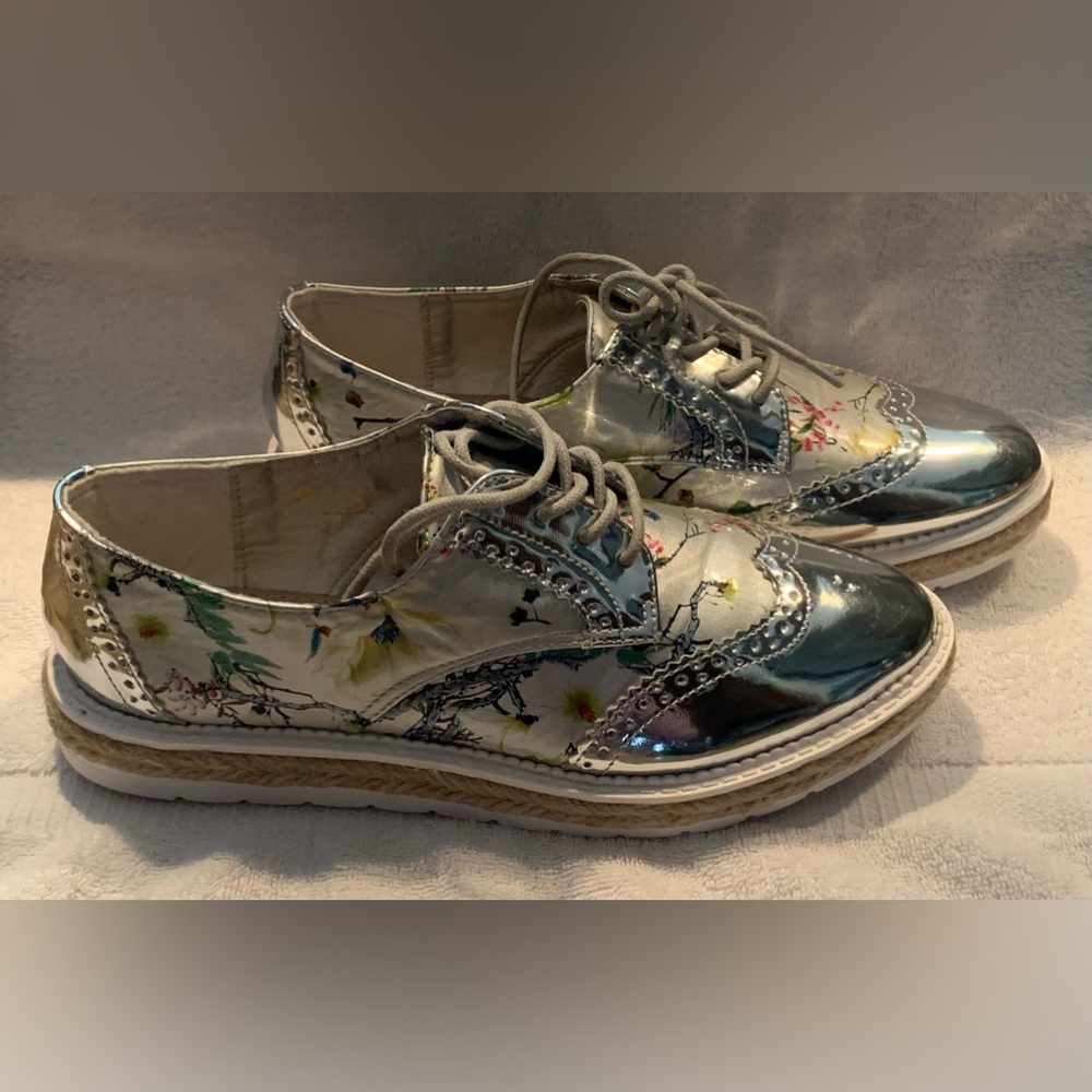 Nio Nio sneaker size 39
